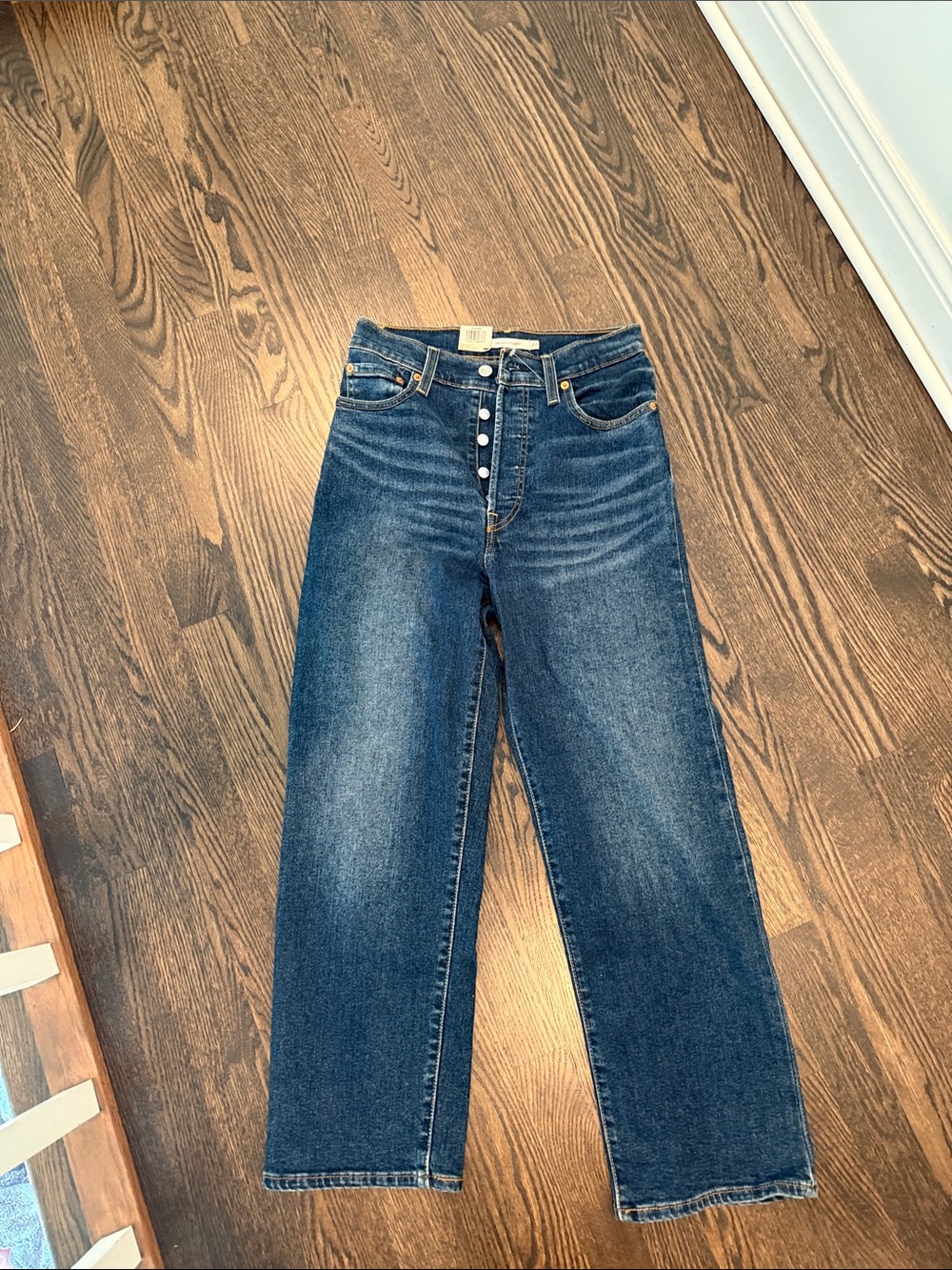 Levi's High-Rise Straight Leg Jeans in Medium Blue